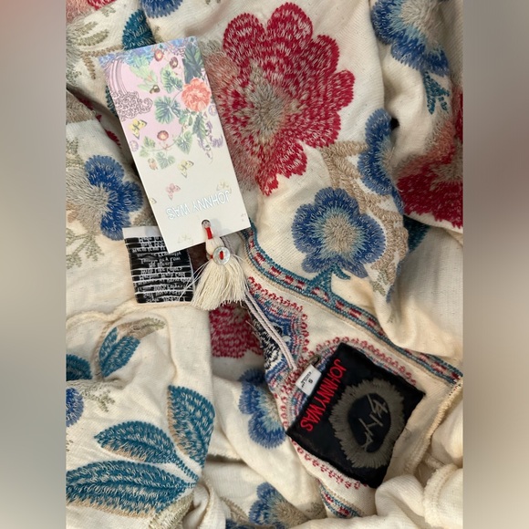 BIYA flower emb hoodie - Picture 4 of 6